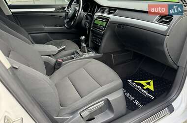 Лифтбек Skoda Superb 2013 в 