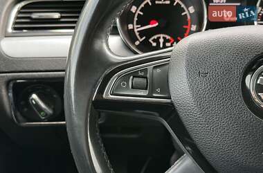 Лифтбек Skoda Superb 2013 в 