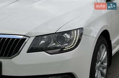 Лифтбек Skoda Superb 2013 в 