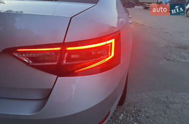 Лифтбек Skoda Superb 2017 в 