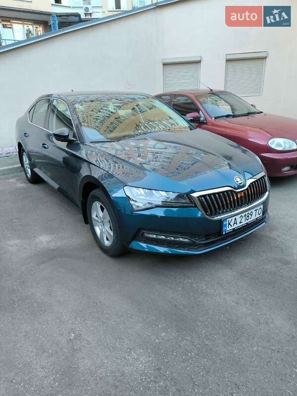 Лифтбек Skoda Superb 2023 в 