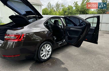Лифтбек Skoda Superb 2017 в 