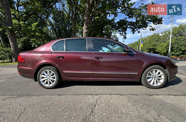 Лифтбек Skoda Superb 2014 в 