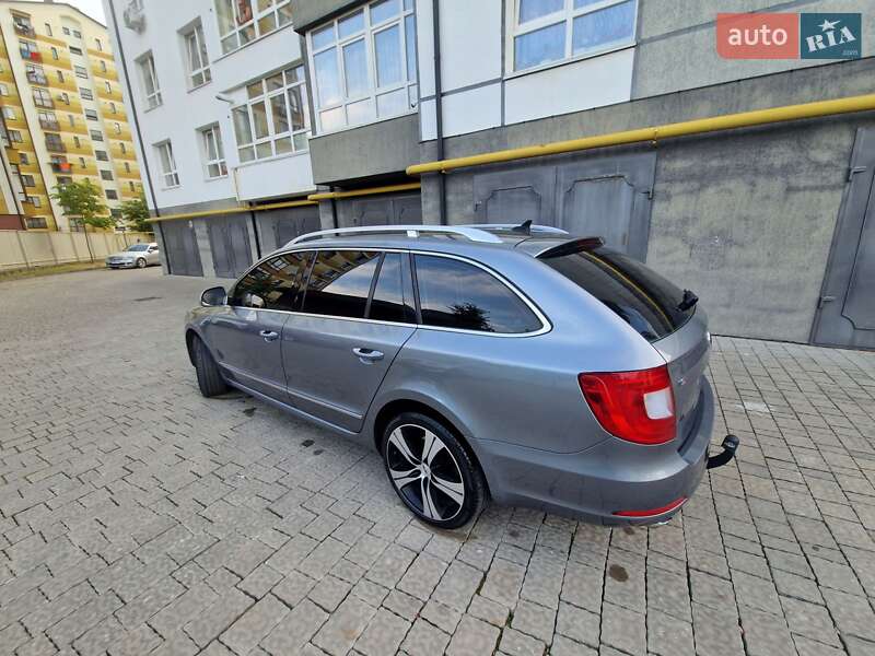 Универсал Skoda Superb 2010 в Ивано-Франковске