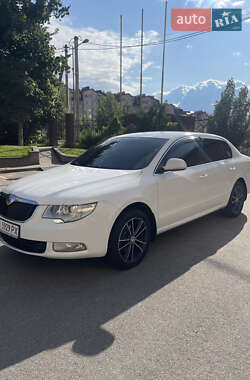 Лифтбек Skoda Superb 2010 в 