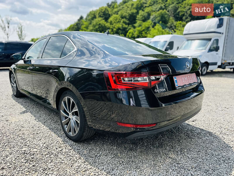 Лифтбек Skoda Superb 2017 в Иршаве