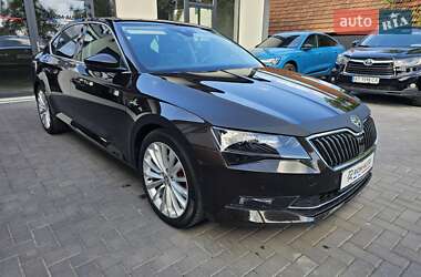 Лифтбек Skoda Superb 2016 в 