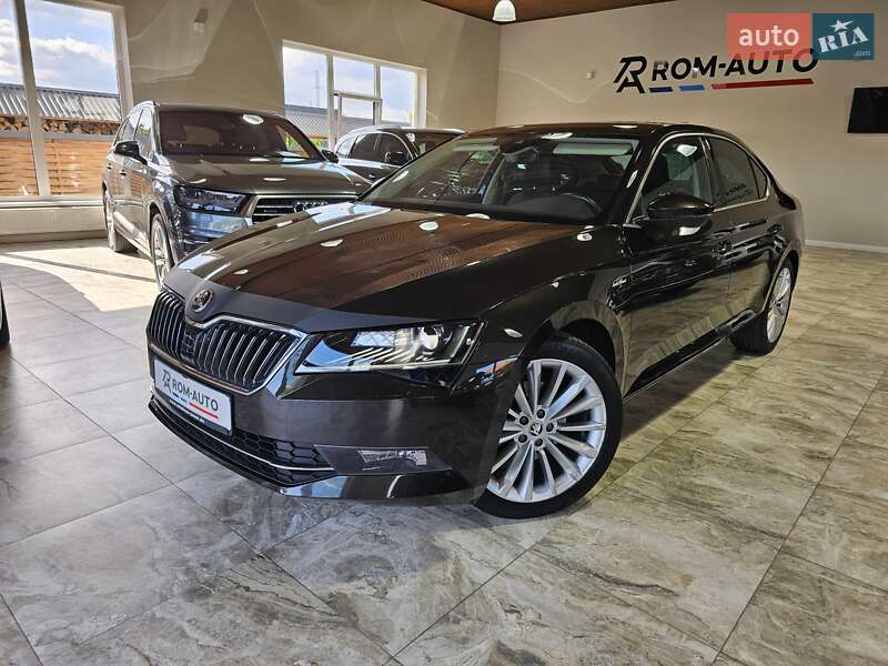 Лифтбек Skoda Superb 2016 в 