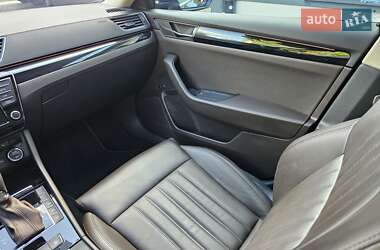 Лифтбек Skoda Superb 2016 в 