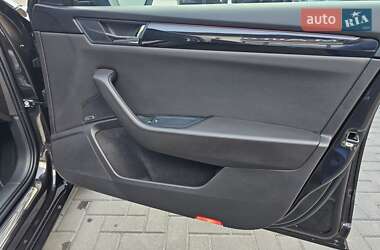 Лифтбек Skoda Superb 2016 в 