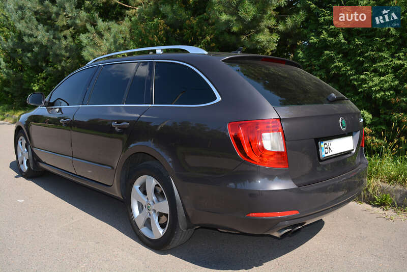 Универсал Skoda Superb 2010 в Ровно