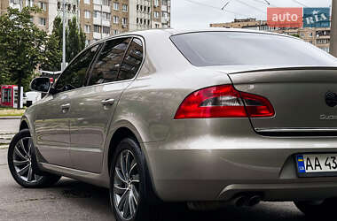 Лифтбек Skoda Superb 2012 в 