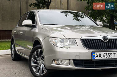 Лифтбек Skoda Superb 2012 в 