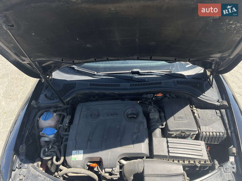 Універсал Skoda Superb 2012 в Чернівцях