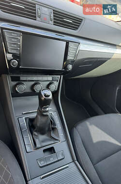 Лифтбек Skoda Superb 2017 в 