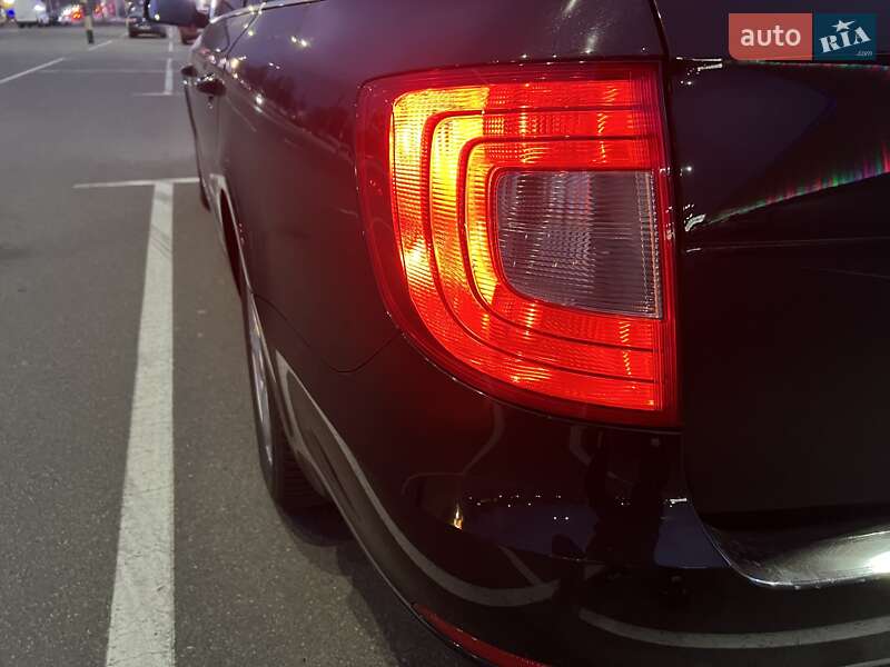 Универсал Skoda Superb 2011 в Киеве