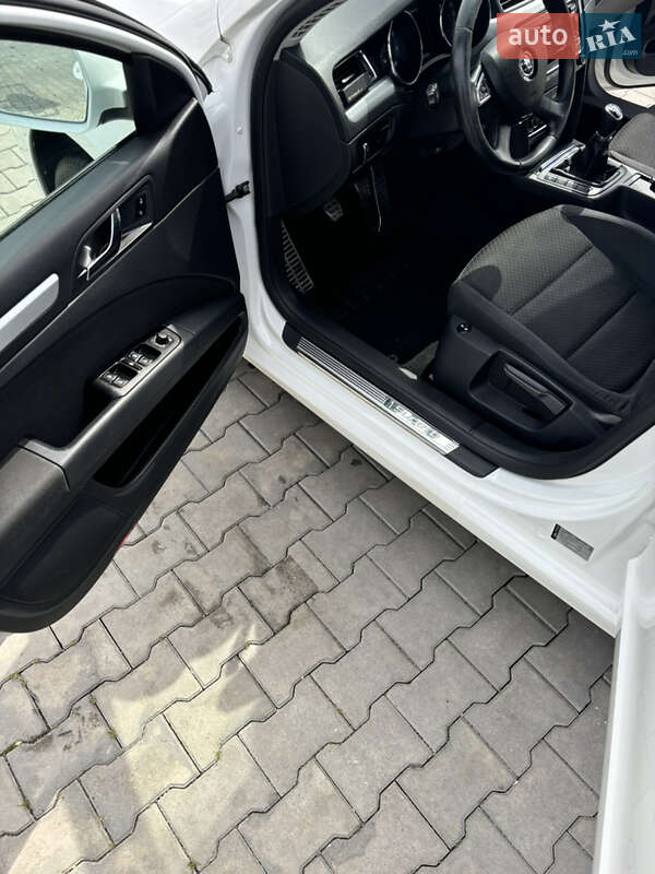 Ліфтбек Skoda Superb 2014 в Виноградові