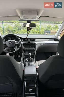 Лифтбек Skoda Superb 2014 в 