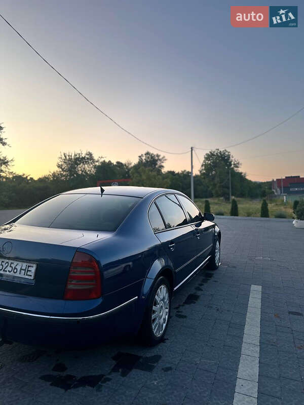 Лифтбек Skoda Superb 2004 в Ужгороде
