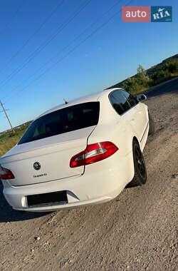 Лифтбек Skoda Superb 2009 в 