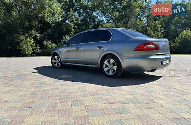 Лифтбек Skoda Superb 2012 в 