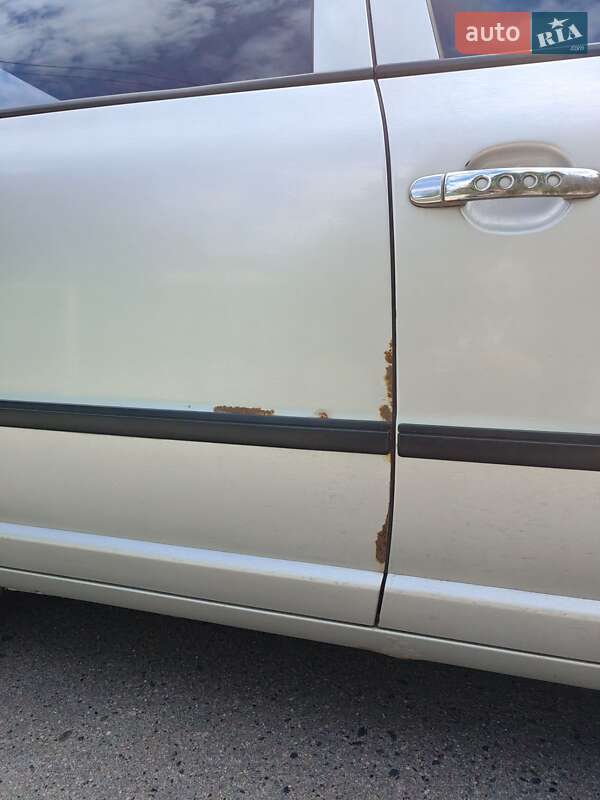 Лифтбек Skoda Superb 2002 в Полтаве