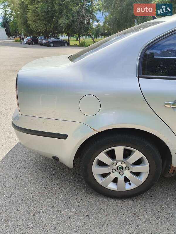 Лифтбек Skoda Superb 2002 в Полтаве