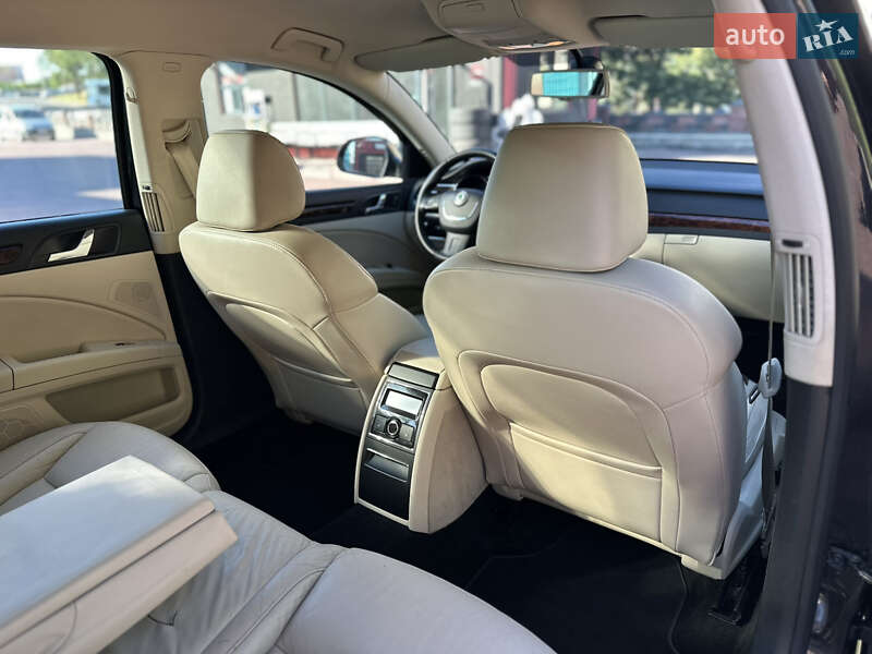 Универсал Skoda Superb 2012 в Ровно