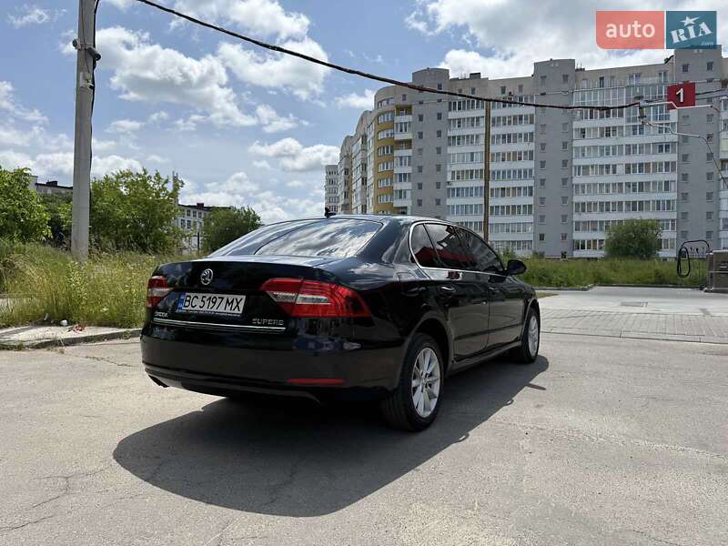 Ліфтбек Skoda Superb 2015 в Львові