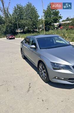 Лифтбек Skoda Superb 2016 в 