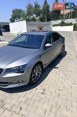 Лифтбек Skoda Superb 2016 в 
