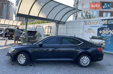 Лифтбек Skoda Superb 2015 в Киеве