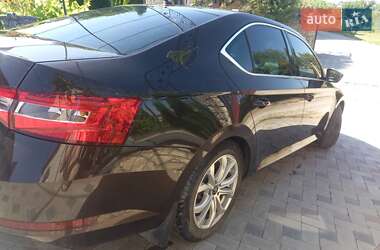 Лифтбек Skoda Superb 2016 в 