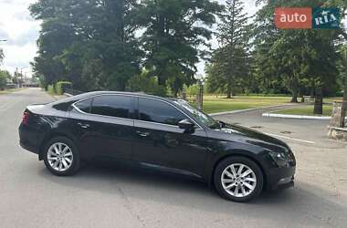 Лифтбек Skoda Superb 2015 в Киеве