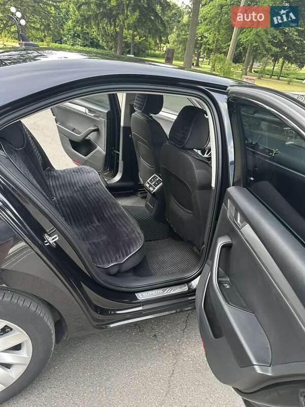 Лифтбек Skoda Superb 2015 в Киеве