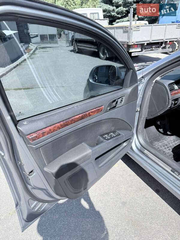 Лифтбек Skoda Superb 2011 в Днепре