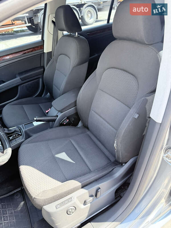 Лифтбек Skoda Superb 2011 в Днепре