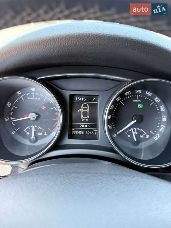 Лифтбек Skoda Superb 2011 в Днепре