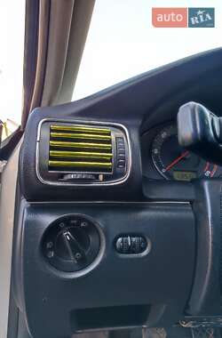 Лифтбек Skoda Superb 2003 в 