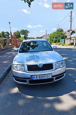 Лифтбек Skoda Superb 2003 в 
