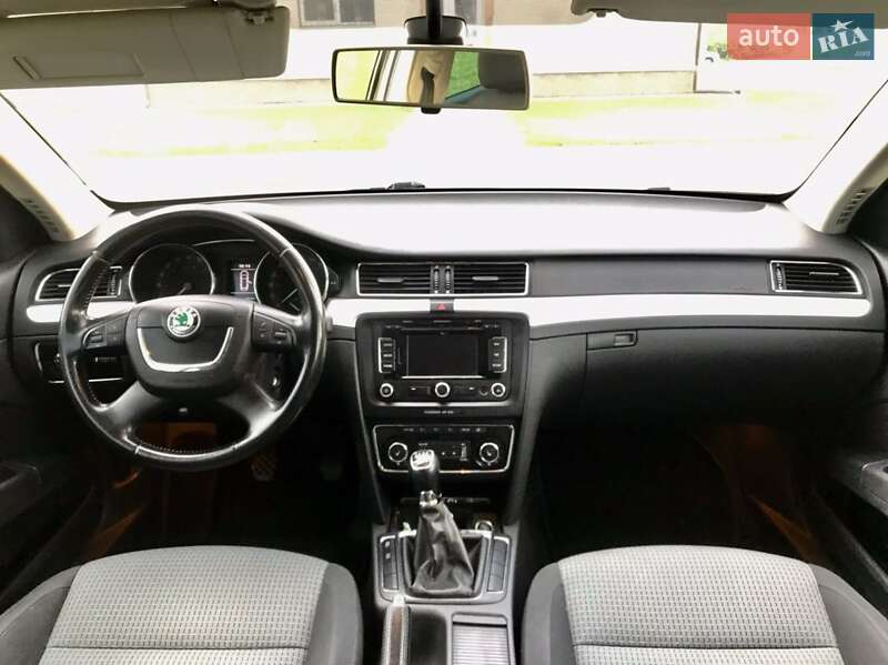 Універсал Skoda Superb 2013 в Тернополі