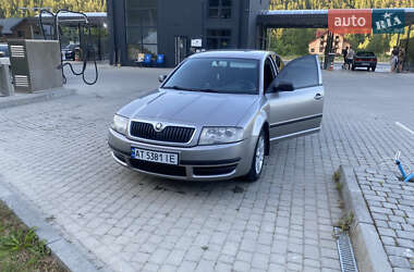 Лифтбек Skoda Superb 2006 в 
