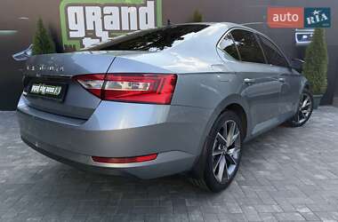 Лифтбек Skoda Superb 2019 в 