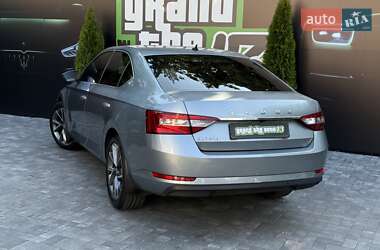Лифтбек Skoda Superb 2019 в 