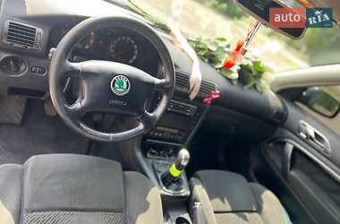 Лифтбек Skoda Superb 2003 в 