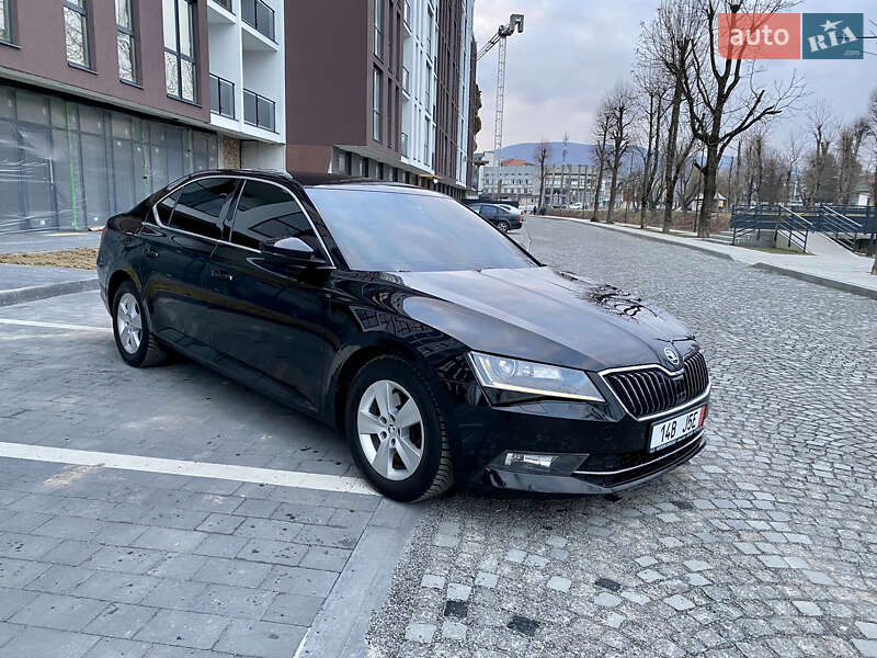 Ліфтбек Skoda Superb 2017 в Сваляві