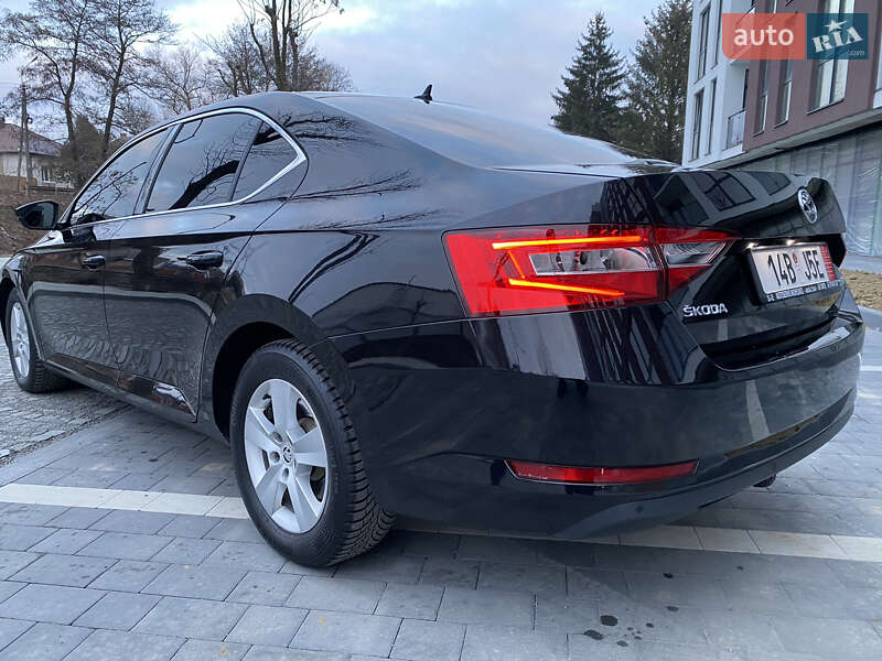 Ліфтбек Skoda Superb 2017 в Сваляві