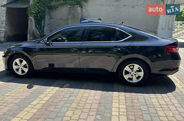 Лифтбек Skoda Superb 2017 в 