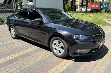 Лифтбек Skoda Superb 2017 в 