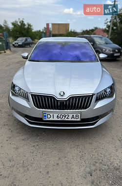 Лифтбек Skoda Superb 2015 в 